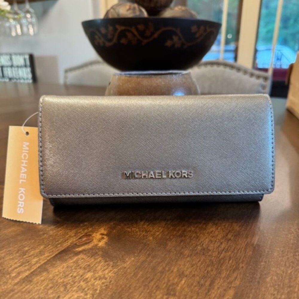 Michael Kors Flap Wallet - Nickel